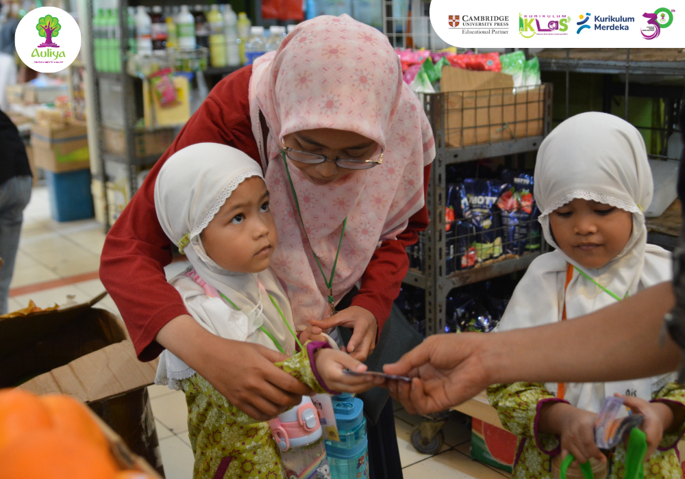 Kunjungan Edukatif Ke Pasar Modern Bintaro: Mengasah Literasi Finansial Sejak Dini